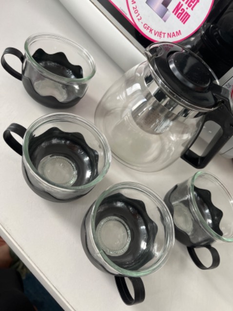 Chất lượng sản phẩm kém, không như trên trang hình in là san phẩm cao cấp. Nhựa tay cầm mỏng xấu. Chất lượng sản phẩm kém, không như trên trang hình in là san phẩm cao cấp. Nhựa tay cầm mỏng xấu.