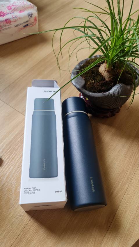 Đúng như bài đăng, bình rất đẹp, rất hài lòng, chư sử dụng nhưng mình nghĩ hàng locknlock thì chất lượng.