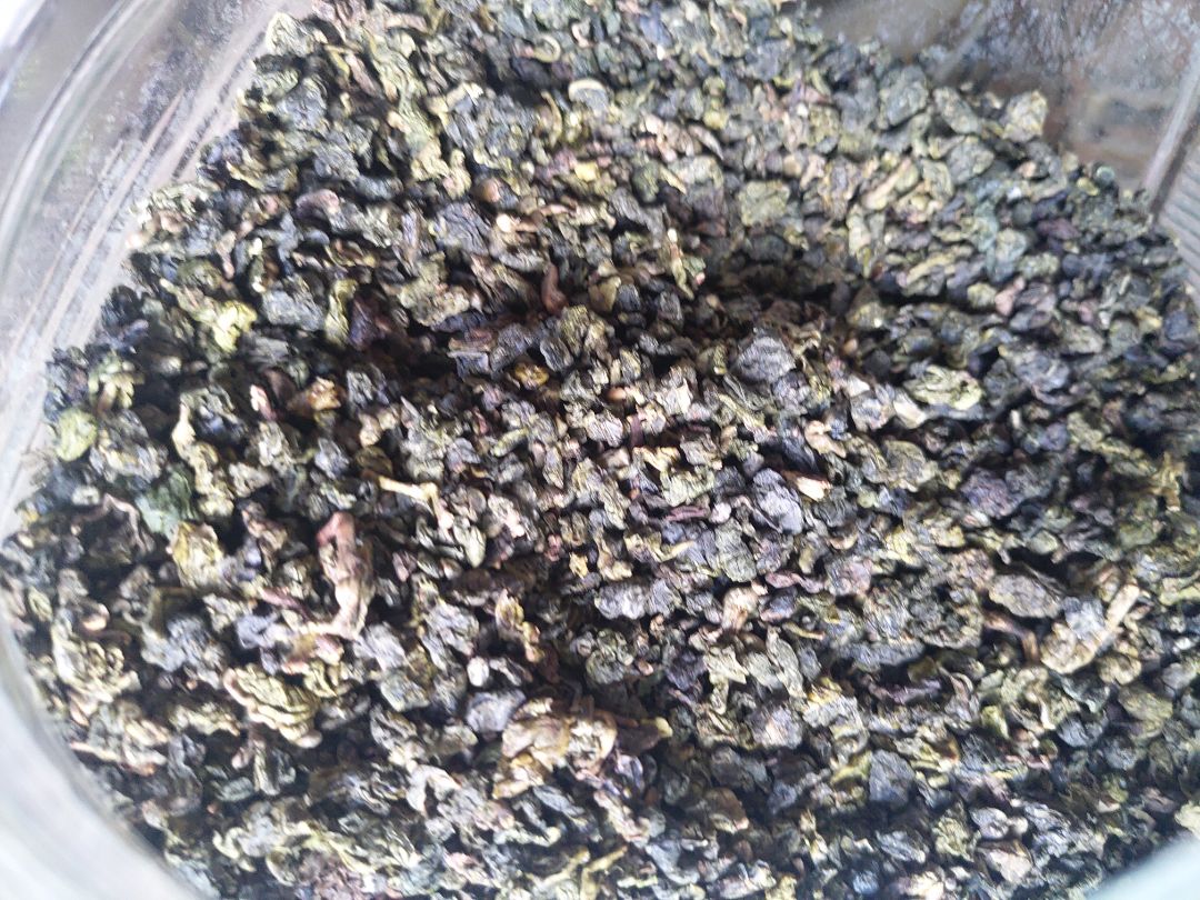 Trà thơm,nước trà pha xanh nhẹ. tuy nhiên độ thơm khi đã pha không giữ được lâu. giá cả vừa phải, thích hợp cho việc pha trà mời khách