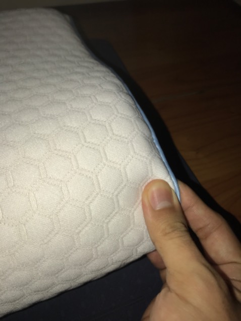 Vừa kích thước gối của mình. Chất liệu vải thích, đường may chắc chắn. Lồng vào gối và nằm êm, ngủ ngon