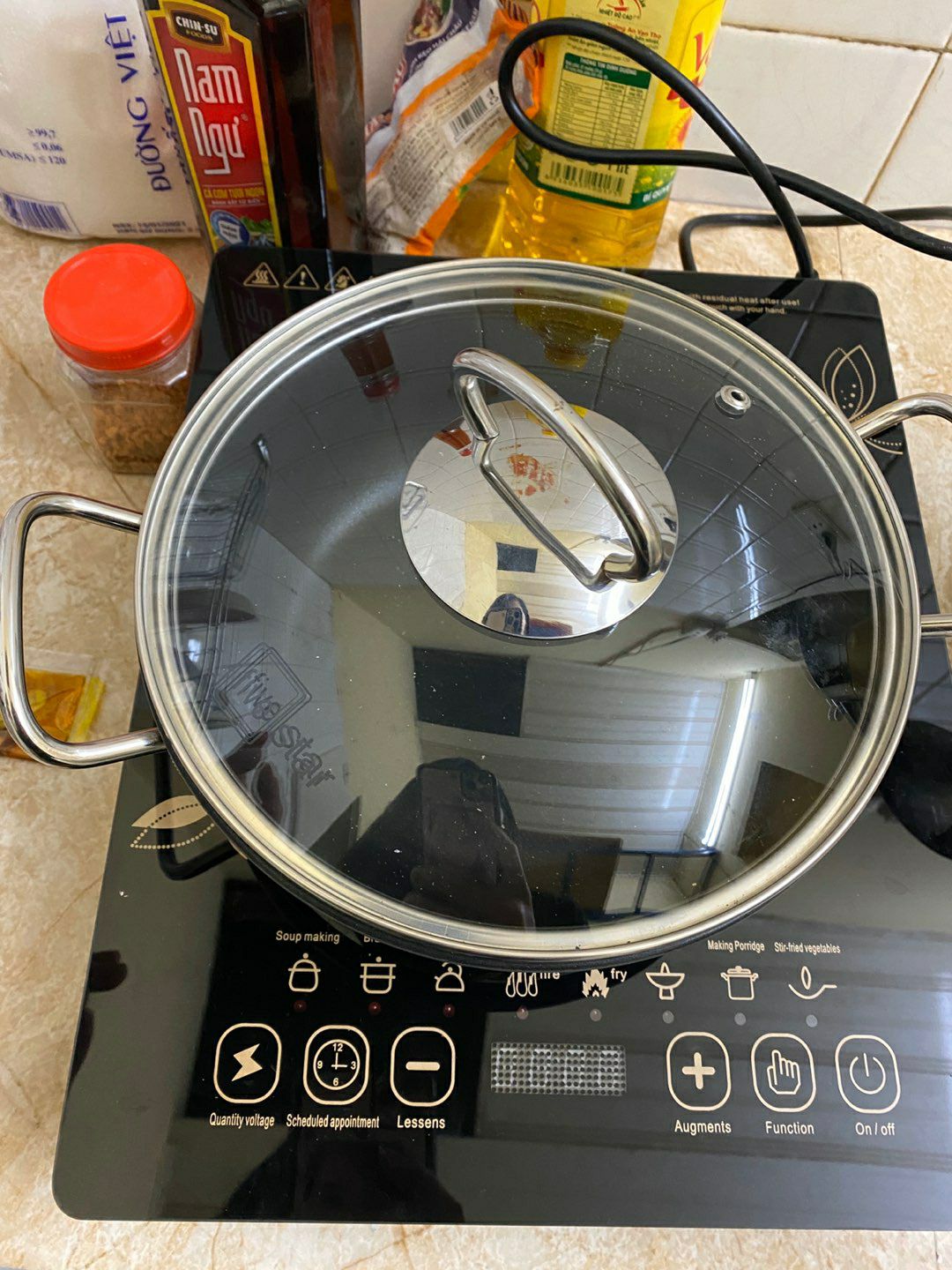 Shop giao hàng nhanh, đóng gói cẩn thận,  nồi rất dày, nấu bếp điện thicha lắm luôn