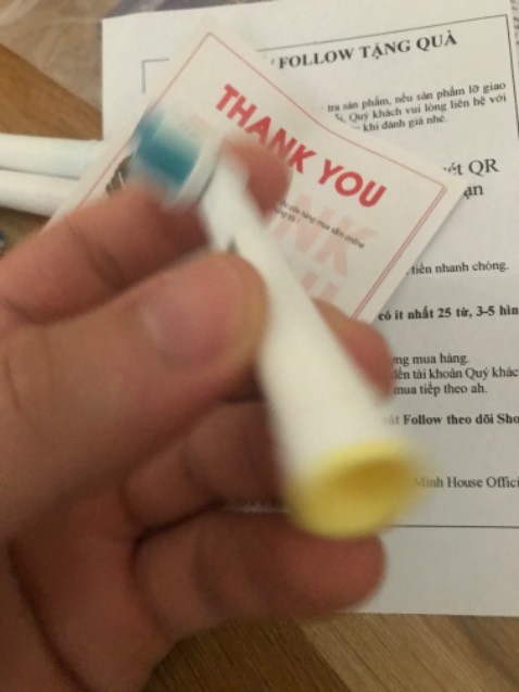 “có vô vàn sự lựa chọn trong hàng triệu cửa hàng mua sắm online, Cảm ơn quý khách đã chọn chúng tôi”!
đó là dòng chữ đầu tiên đọc được khi unbox kiện hàng của shop - cảm thấy shop làm việc rất có tâm  dù chỉ là sản phẩm không có giá trị cao nhưng rõ ràng chất lượng phục vụ của shop rất tốt, đó là cảm nghĩ của tôi khi nhận được hàng!
#cảm ơn cây bút mà shop tặng kèm nhé!!! many thanks