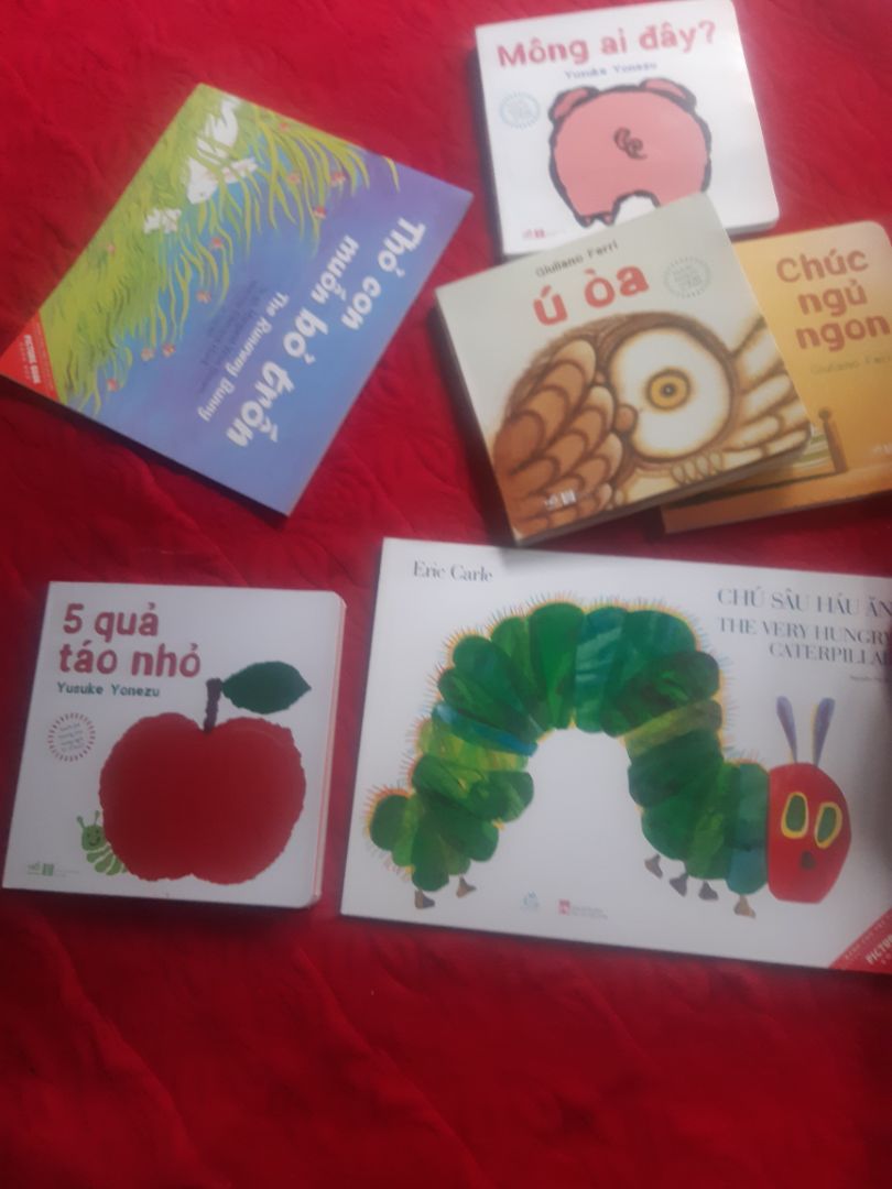 mình đọc trước khi ngủ cho bé có vẻ bé thích