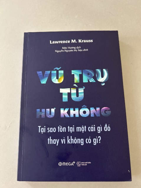 Một cuốn sách rất hay, nên đọc khi tìm hiểu về thiên văn học và vật lý vũ trụ học.