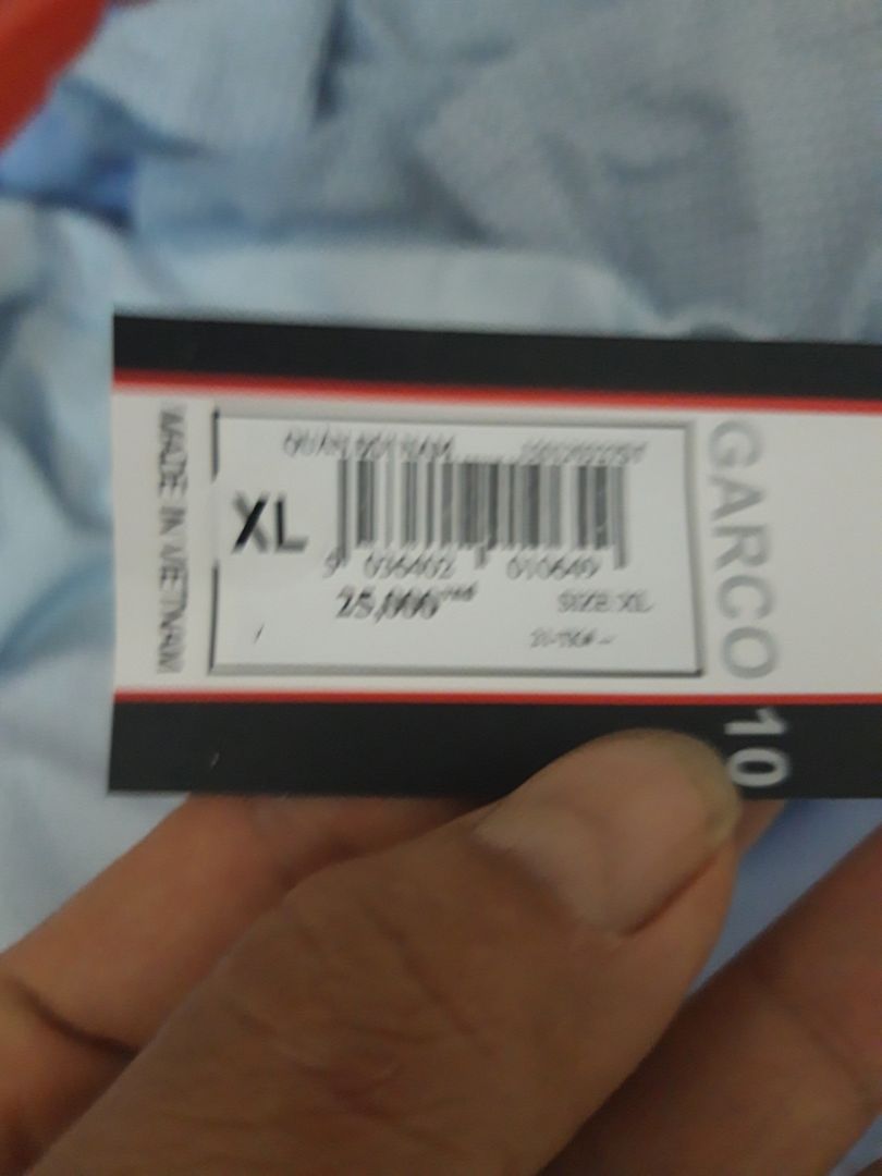 Sản phẩm đẹp, chất vải mềm, đúng như mô tả.
Tuy nhiên tôi không đồng ý ở chỗ mác giá sản phẩm là 25k/1 quần, và tôi cũng đã xem trên trang web của công ty may  10 cũng với giá cũng là 125k/5 quần, vậy giảm giá 62% đưa ra là ở đâu? 
tôi nghĩ, Tiki nên xem xét lại giá của các mặt  hàng, nhiều nhà bán đã nâng khống giá lên, sau đó lại giảm để *** người mua rằng mình đã mua rẻ.