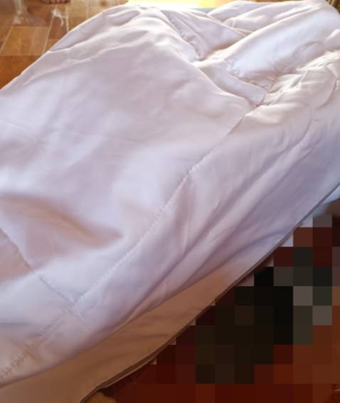 Rất là hài lòng luôn ♥️♥️ chất vải mịn và mát . Hộp đựng cứng cáp và sang trọng nhìn ưng qtqd luôn 👍👍