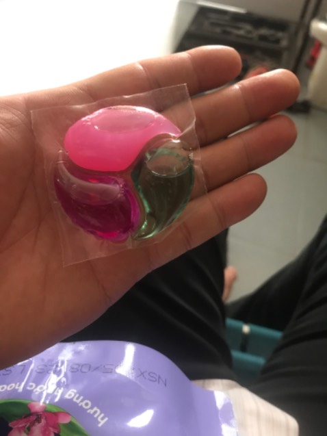 Mùi thơm dễ chịu. Giặt sạch. Không dị ứng da.