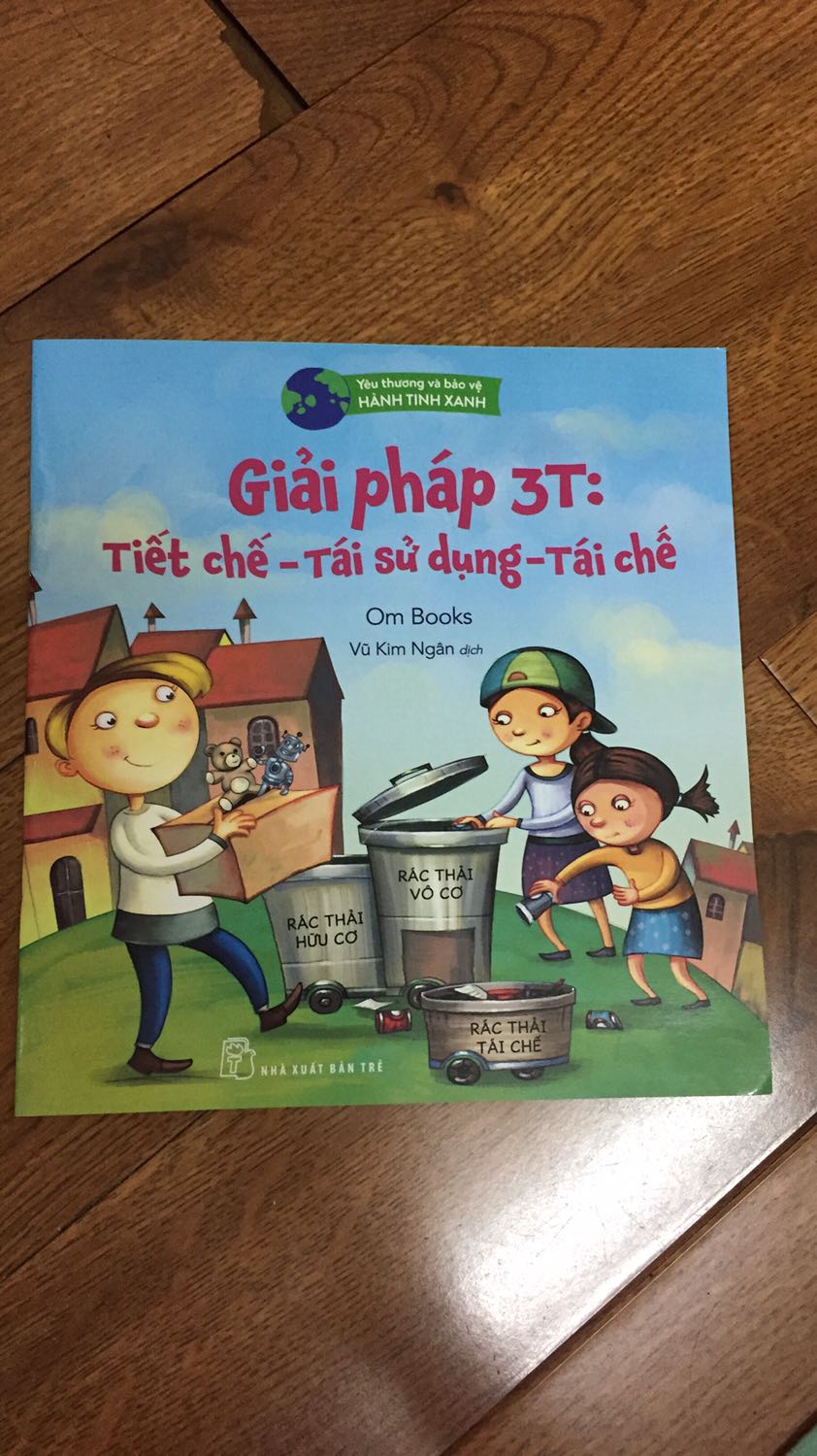 Sách đưa đúng cách tiếp cận để bảo vệ môi trường, đầu tiên là phải tiết chế. Tuy nhiên nội dung thì có vẻ nhấn mạnh việc tái chế.