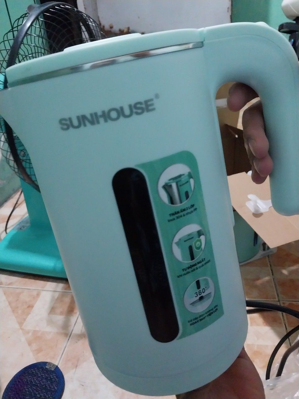 tiki giao hàng nhanh , giá rẻ  hơn  thị trường  ngoài,  nhân viên  giao hàng  vui vẽ,  nhiệt tình,  thân thiện, sản phẩm  giống như  mô tả ở  trên,  đặc biệt  mình  rất tin tưởng  tiki nên  thường xuyên hay đặt mua  trên  đây ...cảm ơn đội ngủ  tiki rất nhiều