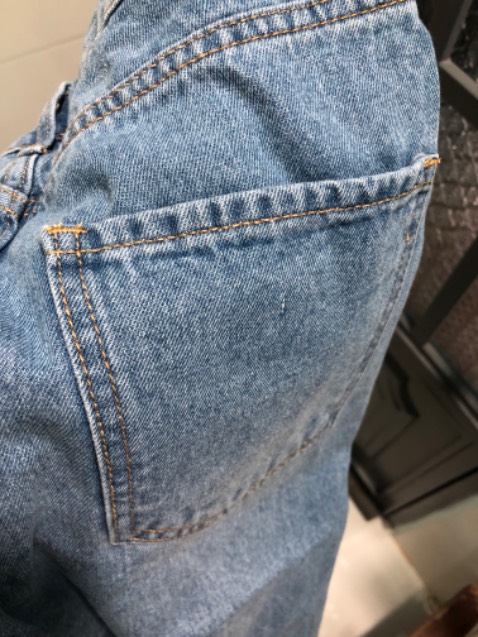 Quần rất đẹp nha. Mình mua lúc giảm giá còn hơn 200k. Rất đáng tiền