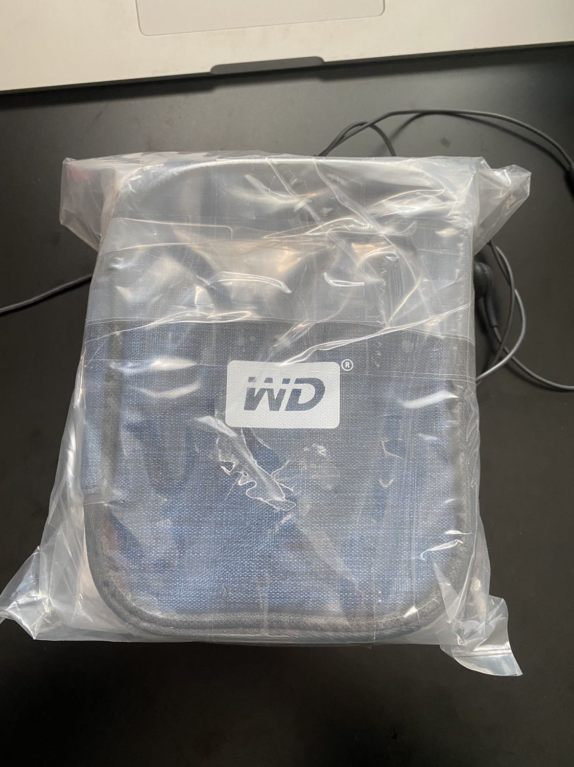 Mình thực sự thích trải nghiệm mua sắm trên tiki! Sản phẩm, hàng hoá chất lượng tốt, shipper lịch sự, chuyên nghiệp lắm luôn! Ship rất nhanh, đóng gói kỹ càng nữa!!! Mình rất hài lòng!👍👍