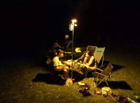 Bếp như video của shop, nếu đi camping dùng này là best choice thật sự vì khá gọn và nướng đủ ăn đủ người, dùng tầm 5 6 người vẫn khỏe, đảm bảo tiêu chí gọn, nhẹ, mang dễ và nướng vừa đủ, chứ nâng con cao hơn sợ hơi nặng thật vì shop tư vấn nên mua con này thay vì con cao giá hơn. 10đ cho hài lòng.