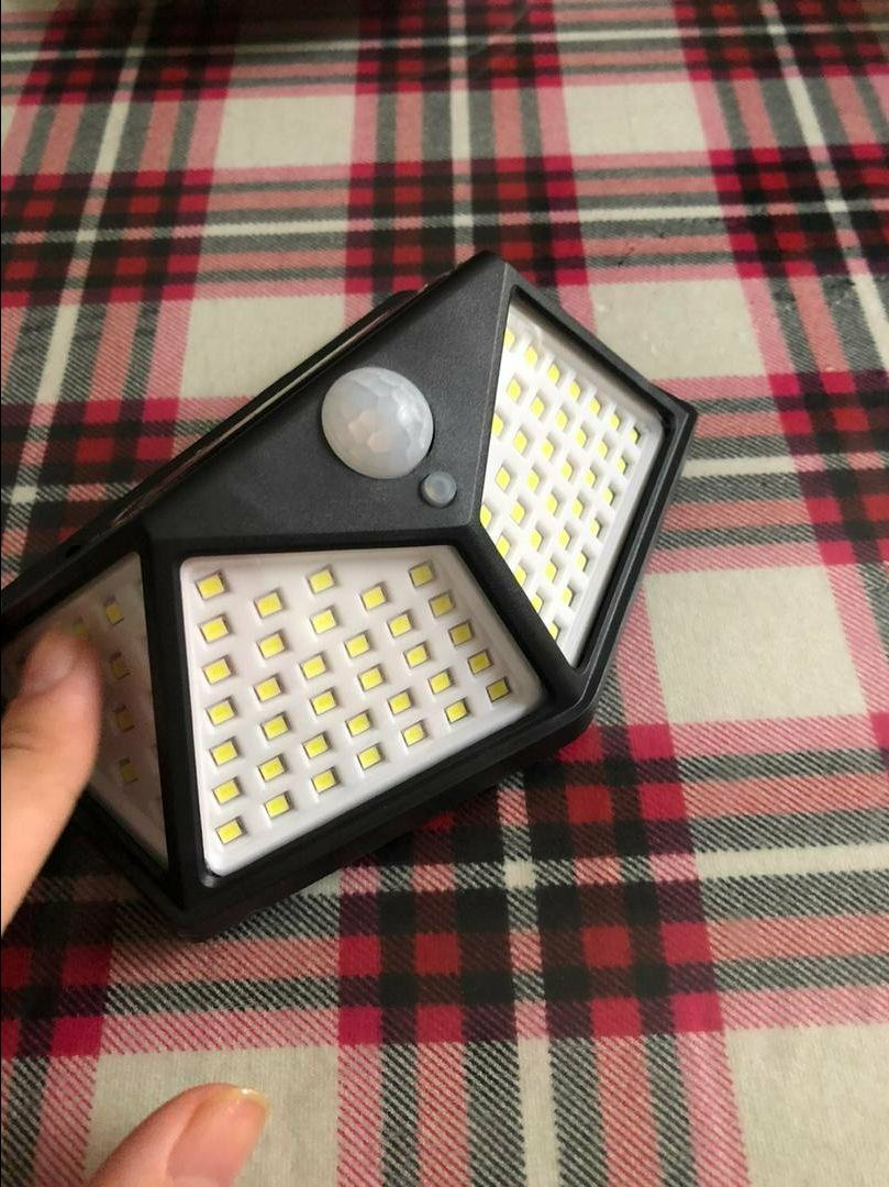 Đèn sáng tốt, chất lượng tốt, giao hàng khá nhanh tuy nhiên đèn nhỏ hơn tưởng tượng