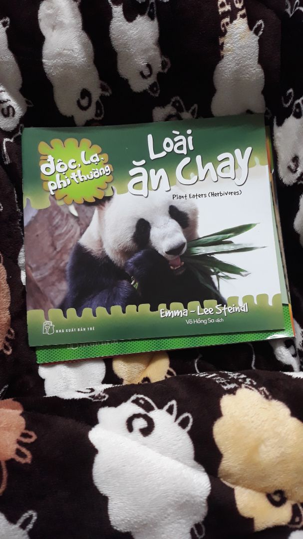 Sách bé, gọn, đọc lúc chơi chơi giải trí được. Mình mua sale 91% nên cũng rẻ. Cảm ơn Tiki nhiều lắm. Hàng gói cẩn thận, sách cũng mới. Bên GHN giao rất tệ