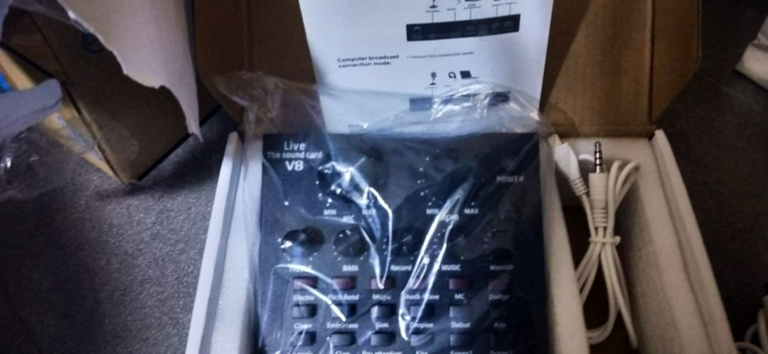 không như mô tả, thiếu phụ kiện kèm theo, vỏ hộp củ, ẩm mốc