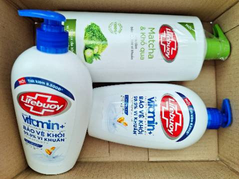 Sữa tắm "Matcha & Khổ qua" dùng rất thích hợp trong thời tiết nắng nóng như hiện nay. Tắm xong, da rất sạch, không bị nhờn rít, cảm giác dễ chịu. Tiki Trading bán với giá ưu đãi, giao hàng siêu tốc, lại còn freeship nữa, tôi rất hài lòng. Cảm ơn TikiNow và shipper rất nhiều.