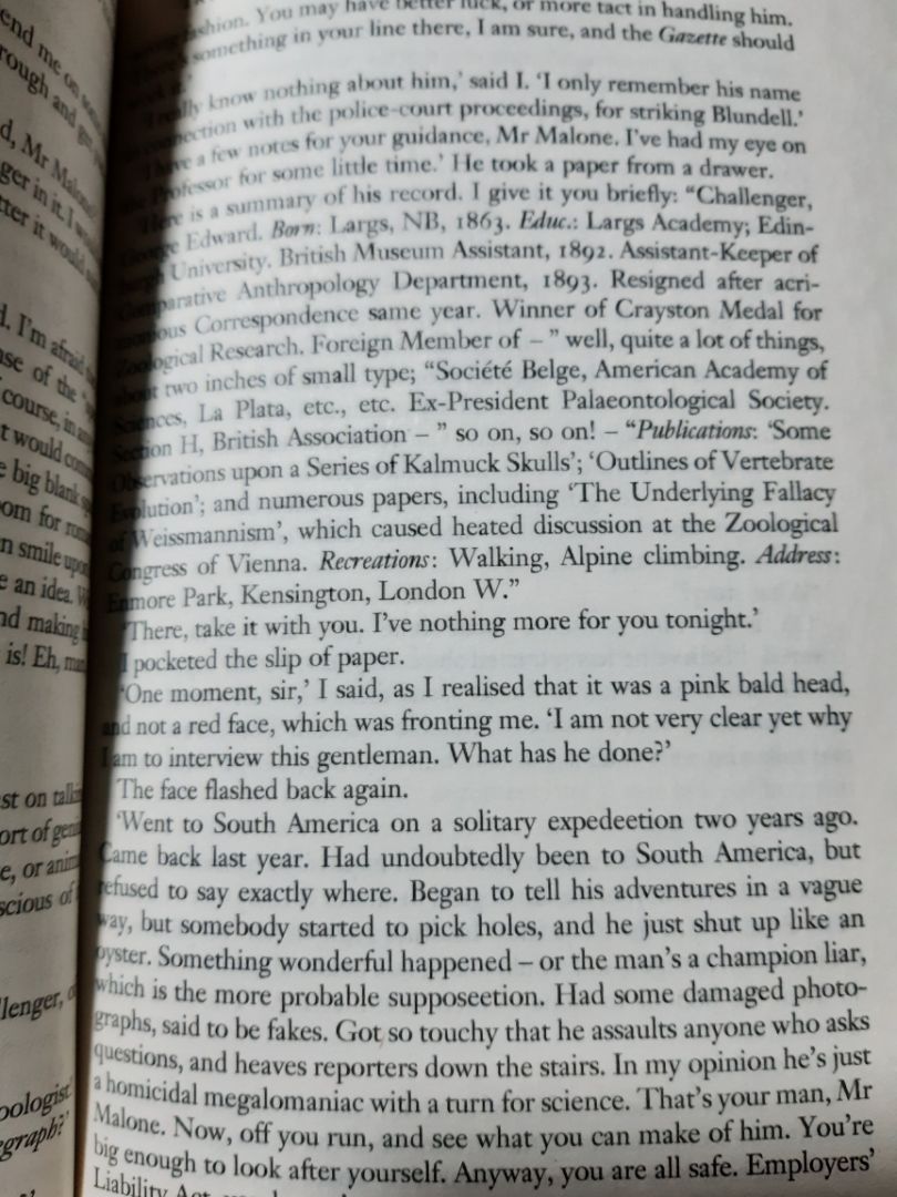 Sách gồm 5 truyện.  Nhưng chữ  quá nhỏ giấy  hơi nhám và mỏng. Tuy nhiên đây  vẫn  là quyển  sách đáng  mua.