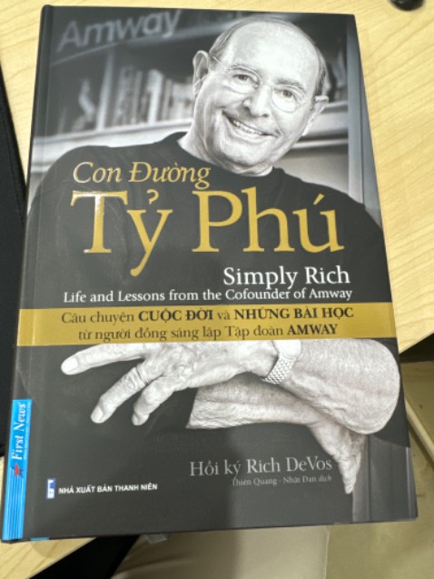 Sách mới, in chất lượng, bìa sách cứng như sách nước ngoài, nói chung ngoại quan oke ghê, nội dung thì mình chưa đọc, hy vọng hay