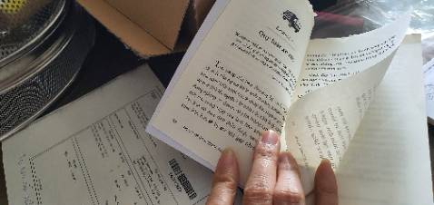 Sách in lỗi, phản hồi lại tiki tư vấn và hướng dẫn rất cụ thể và nhiệt tình để đổi lại sản phẩm rất nhanh. Shipper thì rất thân thiện, cẩn thận. Cảm ơn tiki rất nhiều.