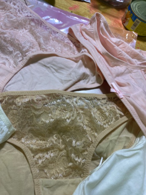 Rất đẹp mọi người ơi. đường may, loại *** và mọi thứ, nhất là bạn trực Chat. rất nhiệt tình.