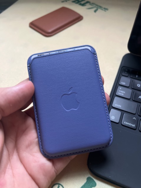 Ổn trong tầm giá… nhưng hít không chắc như cái lần trước đã mua.. da tốt… gia công đẹp… Ổn trong tầm giá… nhưng hít không chắc như cái lần trước đã mua.. da tốt… gia công đẹp…