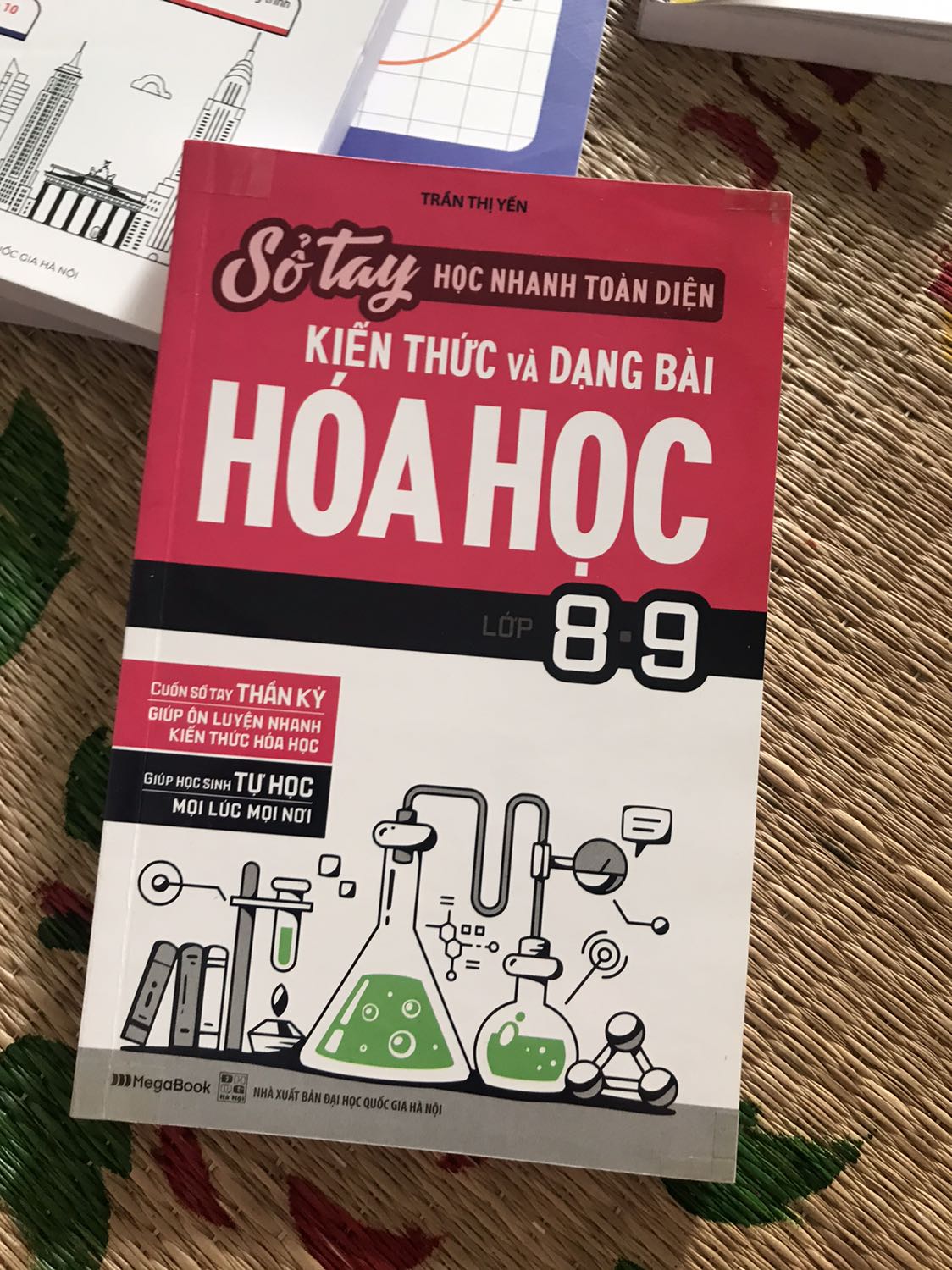 Sách ok. Tổng hợp đầy kiến thức, có bài tập mẫu và giải chi tiết nhg ko có bài tập kèm đâu ạ. Sách ok. Tổng hợp đầy kiến thức, có bài tập mẫu và giải chi tiết nhg ko có bài tập kèm đâu ạ.