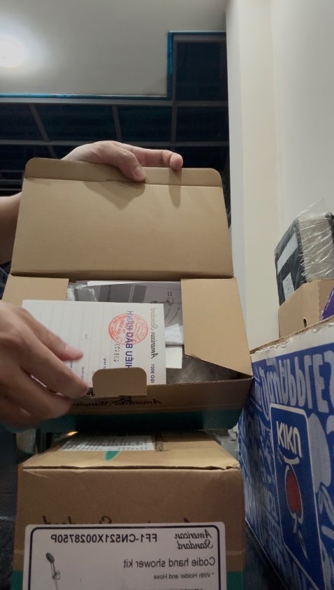 Sản phẩm đúng hàng mới, đóng gói kỹ, đầy đủ phụ kiện, có phiếu bảo hành, giao đủ sản phẩm, đúng hạn. Lắp đặt, sử dụng bình thường.