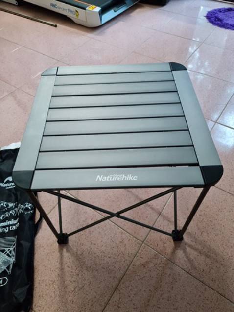 Bàn nhôm cực kì chắc chắn, xếp gọn và kích thước size shop bán khá hơp lí, hỏi shop bán size to hơn không nhưng shop tư vấn size này là dùng ngon vừa đủ, lớn hơn sẽ cồng kềnh. 10đ cho shop cho sự tư vấn quá chính xác.