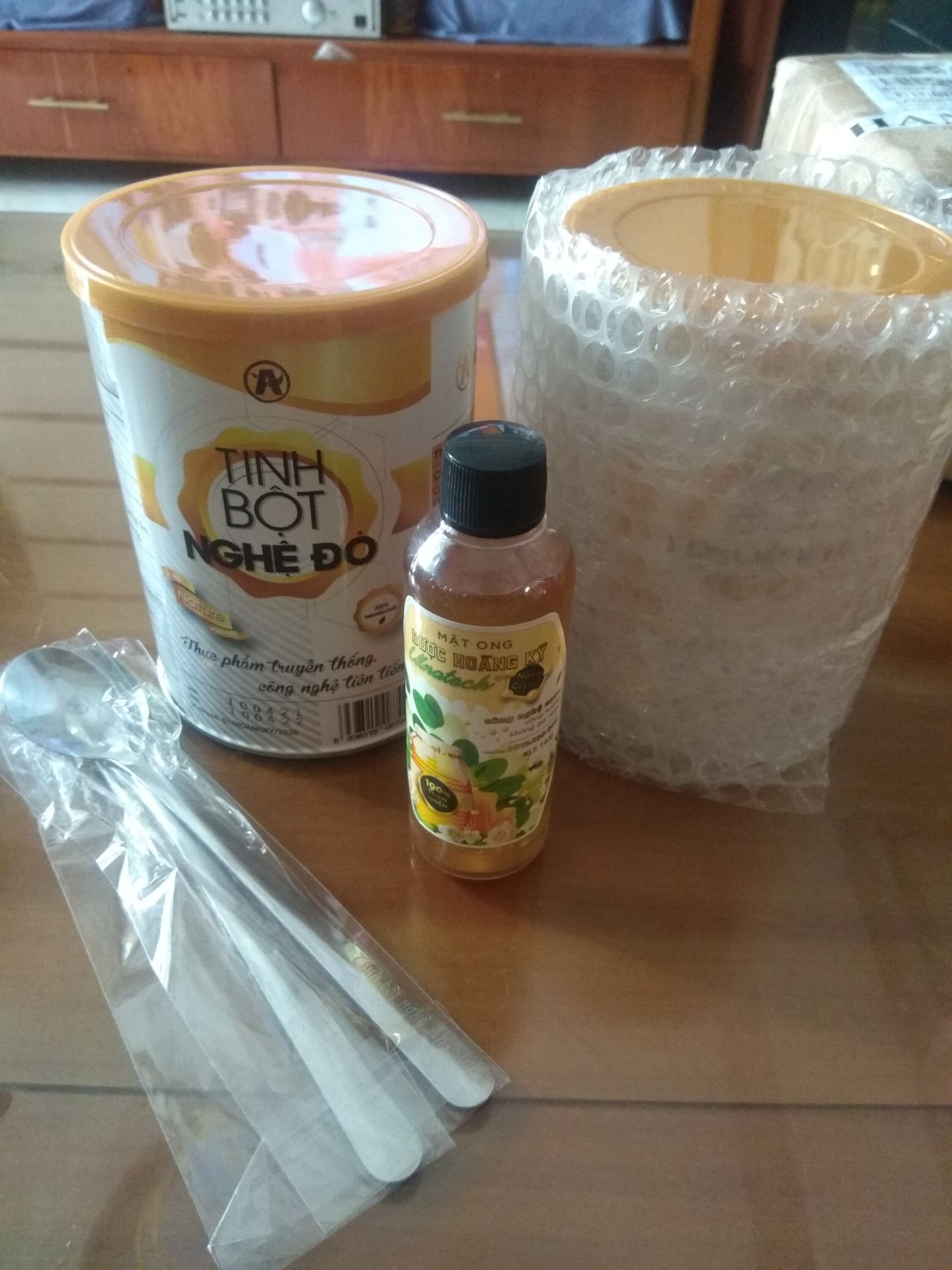 Hàng công ty  nên mình mua thấy yên tâm, còn chất lượng mình chưa dùng nên sẽ đánh giá sau. Sẽ ủng hộ shop dài dài nếu uống có hiệu quả. Shop đóng gói kĩ lưỡng chắc chắn, giao hàng nhanh. Cực kì hài lòng. Thanks shop. Hàng công ty  nên mình mua thấy yên tâm, còn chất lượng mình chưa dùng nên sẽ đánh giá sau. Sẽ ủng hộ shop dài dài nếu uống có hiệu quả. Shop đóng gói kĩ lưỡng chắc chắn, giao hàng nhanh. Cực kì hài lòng. Thanks shop.