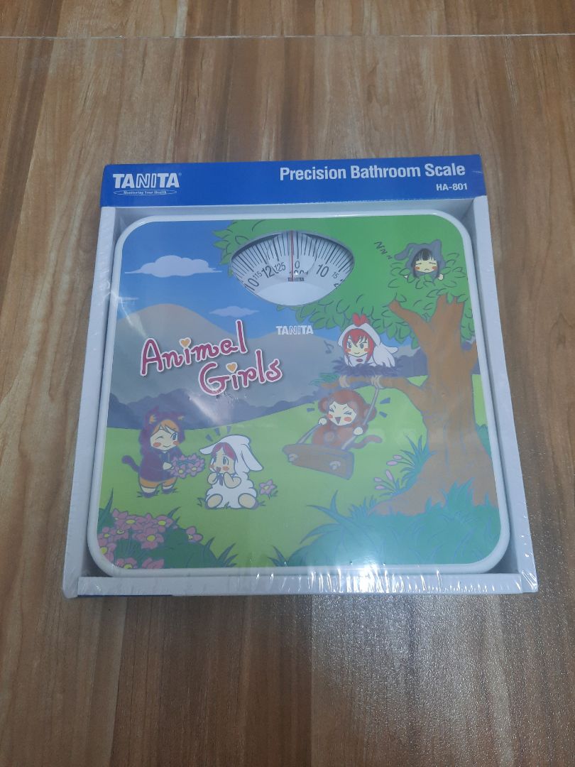 10/06 đặt mua 1 cân Laica.
11/06 giao cân Tanita, yêu cầu đổi trả ngay trong ngày.
Không nhớ 12 hay 13 Tiki nhận hàng lại.
18/06 Tiki giao lại cái cân Tanita y hệt như cũ, giống từ nhãn hiệu, màu sắc đến hình ảnh.
Tôi ko thường dùng cân nên cũng ko biết cân nào tốt hơn, nhưng mua một đằng giao  một nẻo kiểu này là ko được. Mua để kiểm soát cân nặng mùa dịch mà đổi trả kiểu này chắc hết dịch luôn vẫn nhận lại đúng cái cân ban đầu. Quá chán!