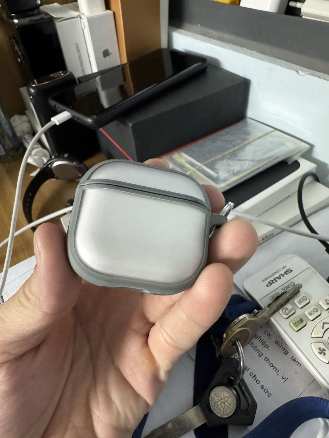 Đồ dùng ok tốt, tuy giao không đúng với màu đã đặt trên kiti, nhưng mà giao lộn màu trắng xám cũng thấy ok. Tạm xem được. Cảm ơn shop nhiều