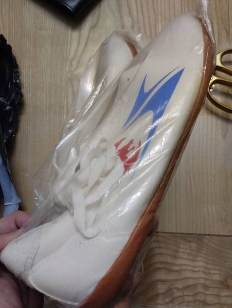 Nói chung là tất cả đều rất ổn nhưng mà giày chưa sỏ dây nhưng vẫn cho 5⭐ ủng hộ shop