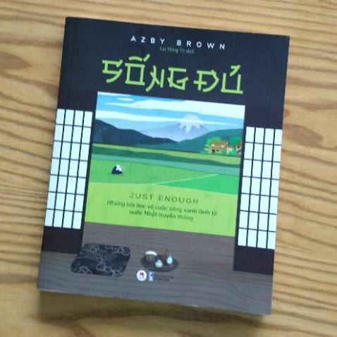 Cuốn sách mô tả một cách sống đã phải mờ từ góc nhìn của người đương thời, dựa trên những nghiên cứu chuyên sâu về cách người ta đã sống ở Nhật vào cuối thời kỳ Edo (1603 - 1868).