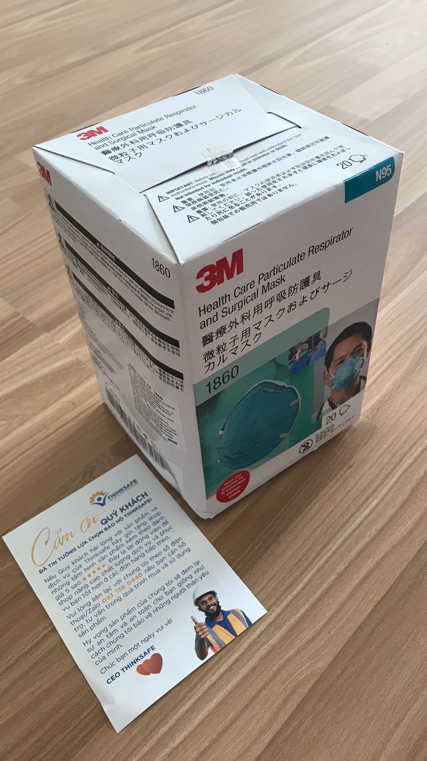 Hộp còn nguyên tem 3M. Hơi móp chút vì vận chuyển 👍