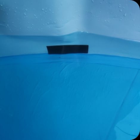 xịn nha ....hồ bơi lủng...dán ko chảy ...dán được trong nước luôn