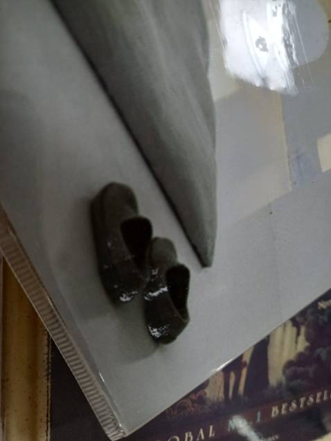 Đây là cái đánh giá 1 sao đầu tiên trong đời t luôn.
Tiki nên xem lại cách đóng gói. Quá tệ. Cho âm sao được là t cũng đánh giá luôn ý. Sách k có lấy thêm 1 lớp bọc phụ nào ngoài thùng. Mà thùng thì tét nát bét. Bìa cứng mà móp hết 4 góc. Dùng bookcare mà cái bọc plastic nó rách rớt ra khỏi cuốn sách. Bìa sách còn bị xước mất màu. Khởi điểm đầu là tiki bán sách mà. T từng rất thích tiki nên dù nhiều đánh giá sách bị móp t vẫn mua. Nhưng thôi từ biệt. Gói bookcare cũng bỏ luôn. Chứ bọc mà rách luôn cái bọc thì bọc làm gì. Tệ chưa từng thấy.