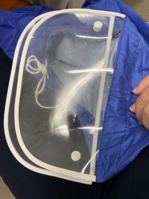 Tấm chắn ko giống quảng cáo