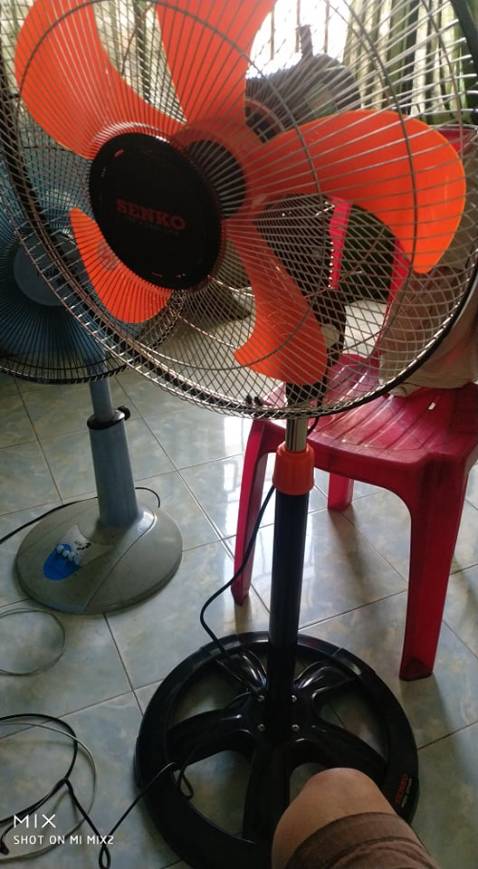 Tôi vừa mua mà quạt ko vào điện, shop ko *** quạt hay sao mà giao cho khách vậy