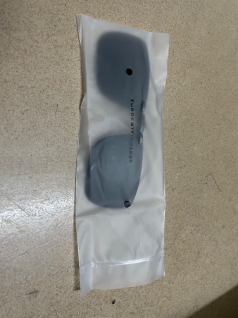 thiết kế đẹp, gọng khá chắc chắn, túi đựng nhỏ cứng