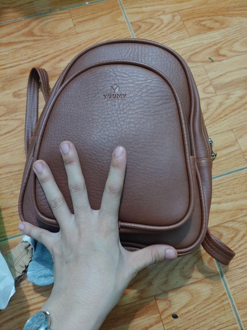 balo đẹp chắn chắc.vừa vặn  đựng 1 số thứ .đường chỉ may cũng ok.