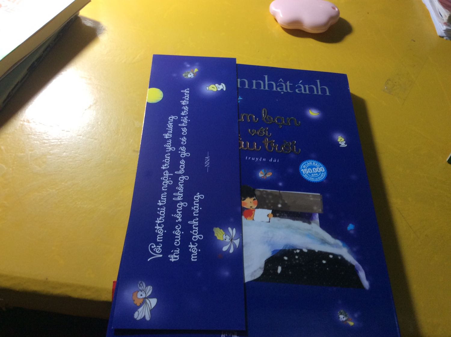 Sau một hồi loay hoay đã biết lồng ảnh vào khung:)), tưởng sẽ không có bookmark mà có luôn. Sách, bookmark, khung ảnh vẽ tay, dễ cưng lắm luôn Sau một hồi loay hoay đã biết lồng ảnh vào khung:)), tưởng sẽ không có bookmark mà có luôn. Sách, bookmark, khung ảnh vẽ tay, dễ cưng lắm luôn