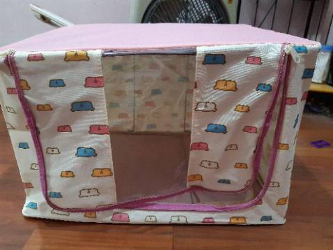 Chả hiểu sao, mua về cu con nó mê mẩn, cứ như cái nhà của nó vậy, chạy vào nằm co ro như đúng rồi, trông ghét lắm cơ ấy!!! hihi. Cảm quan nhận xét, rất phù hợp với mình, nhà cửa bề bộn, túi này cất trữ được khá nhiều đồ luôn!! có thể chăn màn, có thể quần áo, có thể thú bông, có thể đồ đạc của trẻ em!! Nhìn chung là ưng, ngày trước tôi có mua bên link ngẫu nhiên, nay có link chọn màu, Thích mắt lắm!! cảm ơn shop nhaa. sẽ ủng hộ tiếp cho sp này!!!!