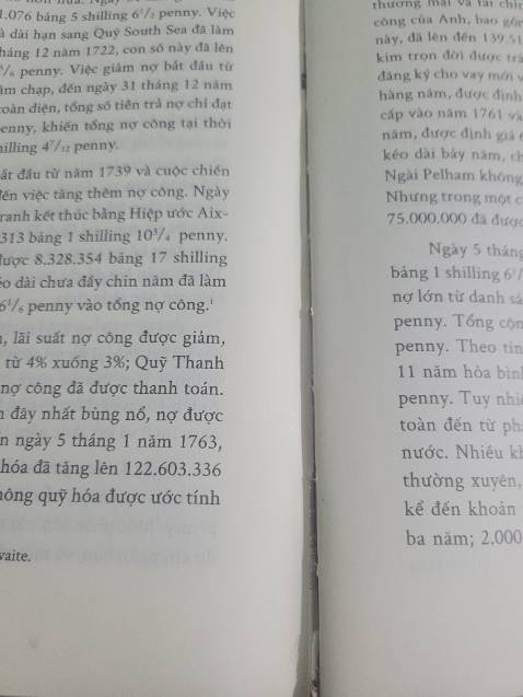 Về hình thức: sách đẹp, dày, nặng, bìa cứng. Để trang trí khá đẹp mắt.
Về nội dung: đây là quyển sách kinh điển đặt nền móng cho nền kinh tế hiện đại. Quyển này với quyển bàn về tự do và Tinh thần tự lực là bộ 3 nền móng cho để xã hội phương Tây phát triển được như ngày nay. 
Các bạn nên đọc kỹ phần giới thiệu của Ts Vũ Thành Tự Anh để nhắc nhớ rằng quyển sách này bên ngoài là các hoạt động kinh tế, và ẩn sâu bên trong nó còn chứa các yếu tố đạo đức.
Về cách đọc: quyển sách này khá dày và nặng, khi đọc cần phải dừng lại suy nghĩ cho nên cách đóng thành quyển sách to và dày như thế này thì không thuận tiện lắm cho người đọc. Có lẽ nên chia thành 3-5 quyển nhỏ đóng trong hộp giấy thì hay hơn.
Quyển sách mình nhận được bị móp 1 góc nhưng vì mua để đọc, chủ yếu muốn biết nội dung nên cũng ko quan tâm hình thức lăm.
Sau vài giờ đọc thì phát hiện sách có vẻ dễ bung chỉ phần cuối sách.
