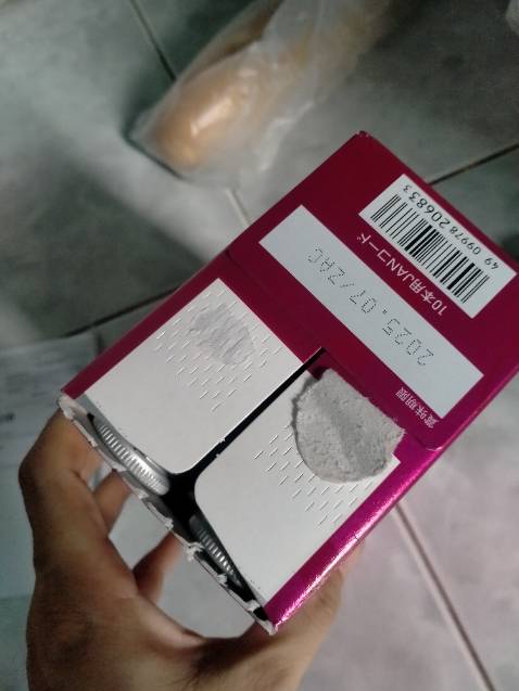 Lần đầu mua hàng bên shop mà gửi hàng cho mình với tình trạng hộp ko còn nguyên vẹn,  đã đx khui ra từ trước. Cho shop 4sao thôi. Nếu hiệu quả mình sẽ ủng hộ tiếp theo liệu trình của shop