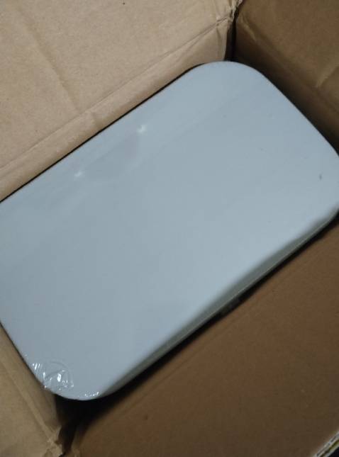 Thề, shop này có tâm dã man. Cái thùng rác thôi mà đóng gói tỉ mỉ cẩn thận vô cùng luôn. Thùng rác mới, đẹp, từng chi tiết được gia công khéo léo. Có miếng dán để treo, hoặc dùng giá đỡ bằng nhựa. Thùng rác có thể mở bằng 2 hướng.  Có quai cầm để đổ rác, tiện lợi, sạch sẽ. Rất OK Thề, shop này có tâm dã man. Cái thùng rác thôi mà đóng gói tỉ mỉ cẩn thận vô cùng luôn. Thùng rác mới, đẹp, từng chi tiết được gia công khéo léo. Có miếng dán để treo, hoặc dùng giá đỡ bằng nhựa. Thùng rác có thể mở bằng 2 hướng.  Có quai cầm để đổ rác, tiện lợi, sạch sẽ. Rất OK