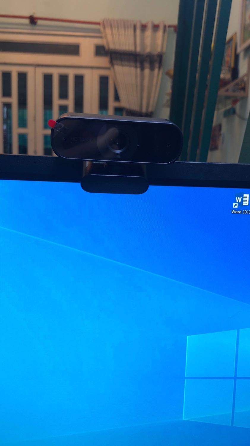 Mình nghĩ sẽ nhận hàng vào tháng 10 , nhưng mà nay 17/9,mình nhận được từ Tiki rất nhanh , và rất kịp lúc cho bé nhà mình học 
Máy dễ kết nối , mic nói và nghe rất ổn ạ 
Hình ảnh rõ nét ạ