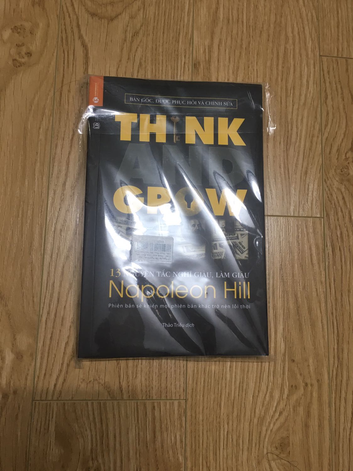 Bọc sách cẩn thận, chất lượng giấy khá, nội dung chưa xem nhưng nhìn chất lượng giấy và cách in ấn phát hành sách cảm giác yên tâm về nội dung.