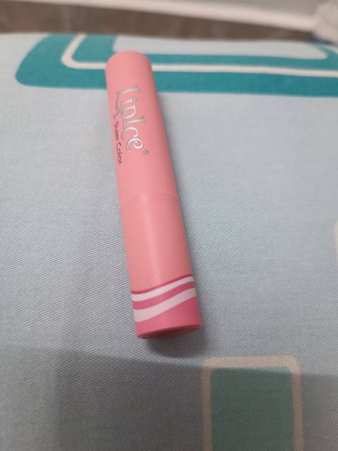 Mềm môi, dưỡng ẩm tốt, màu sáng nhẹ, ưa nhìn