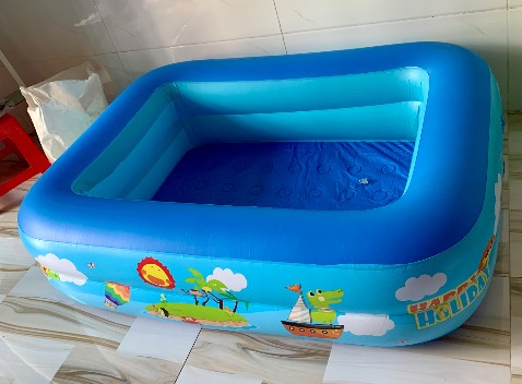 Mua bể 3 tầng. Giao 2 tầng. Rách mặt dưới đáy. Phải dán tạm băng keo để bơm. SG - HN đổi hàng quá mất thời gian của đôi bên và tiki. Mua tiki nhiều; nhưng đây là lần đầu tiên có trải nghiệm tệ khi nhận hàng. Cảm ơn shop.