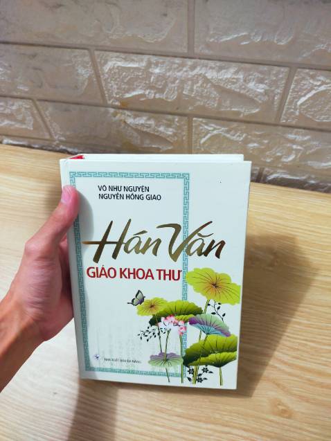 Sách đẹp, mới, nội dung hay phù hợp cho người mới bắt đầu đến nâng cao sau này.